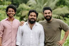 ടൊവിനോയും ജോൺപോളും ചേതനും വീണ്ടുമൊന്നിക്കുന്നു; റീയൂണിയൻ ‘ഗപ്പി‘യുടെ പത്താം വാർഷികത്തിൽ