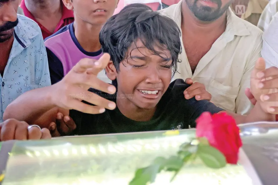 രാജേഷിന് വിട....അച്ഛന്റെ മുഖം കാണണം, പൊട്ടിക്കരഞ്ഞ് മക്കൾ