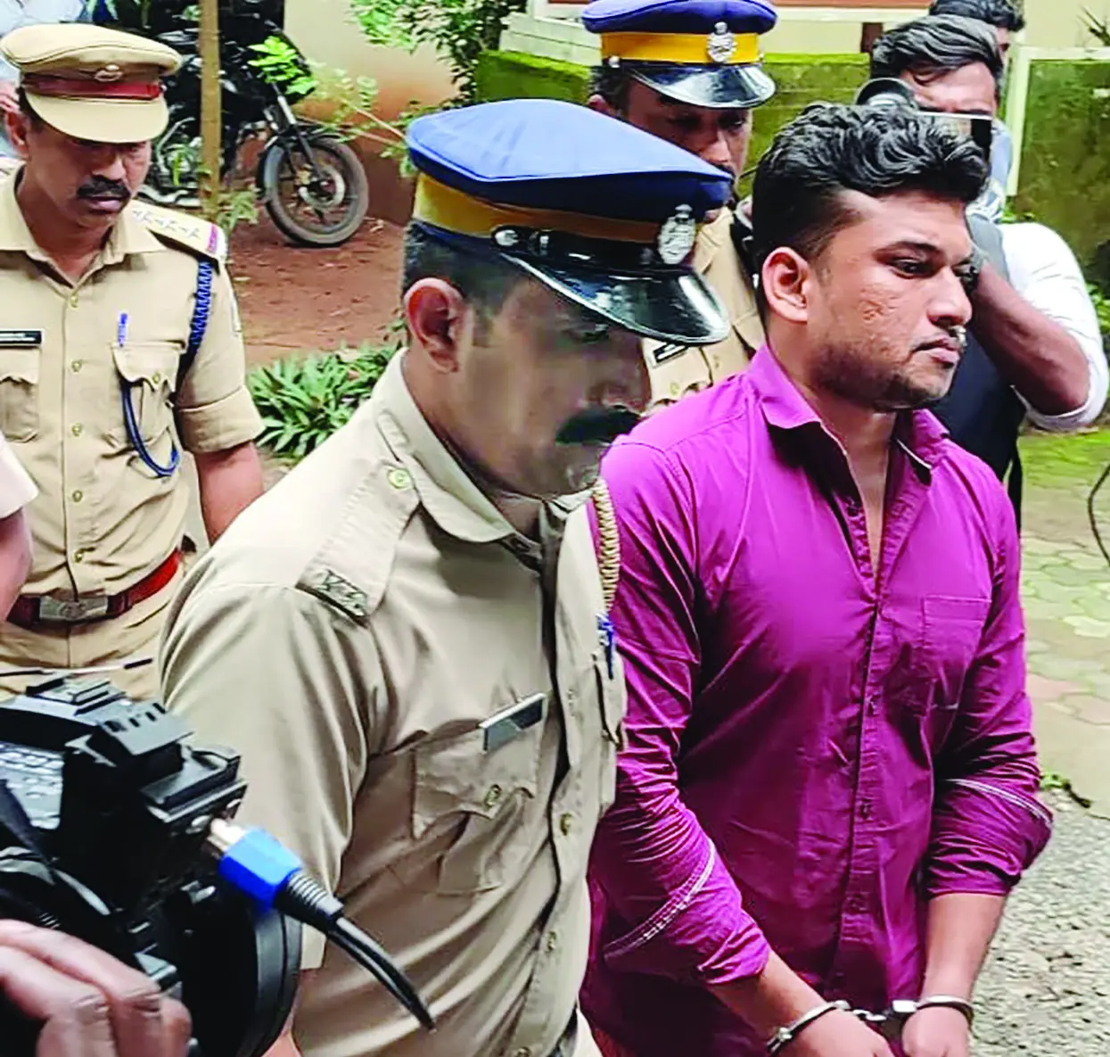അര്ജുന് ആയങ്കി പോലീസ് കസ്റ്റഡിയില് (ഫയല് ചിത്രം) |ഫോട്ടോ:മാതൃഭൂമി