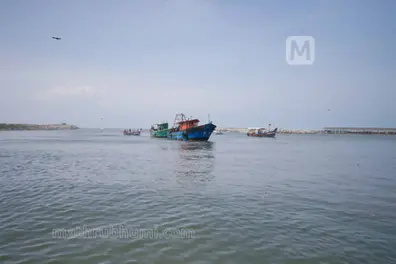 Sri Lanka Navy assists stranded Indian trawler after unauthorised bottom trawling incident