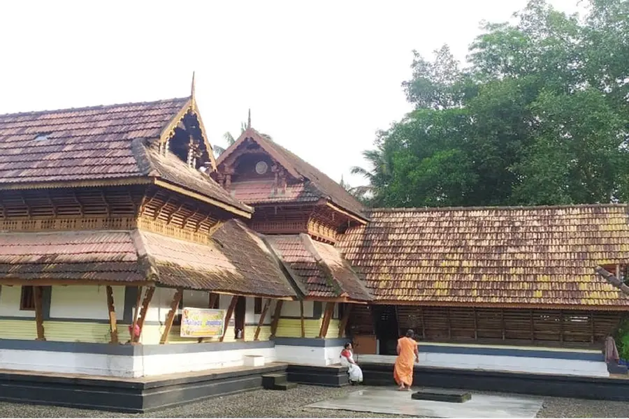 മഹാബലി ചക്രവർത്തി വാമനനെ കാൽകഴുകി സ്വീകരിച്ച സ്ഥലം, ഐതിഹ്യപ്പെരുമയിൽ വെള്ളൂർ വാമനസ്വാമിക്ഷേത്രം