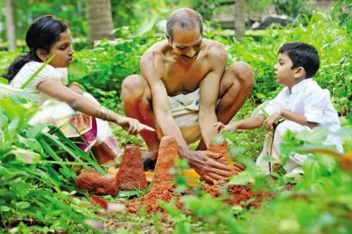 ഉണ്ണിപ്പൂരാടവും നിറവള്ളിയും പുത്തരിയൂണും; ഓർമ്മകൾ പൂക്കളം തീർക്കുമ്പോൾ...
