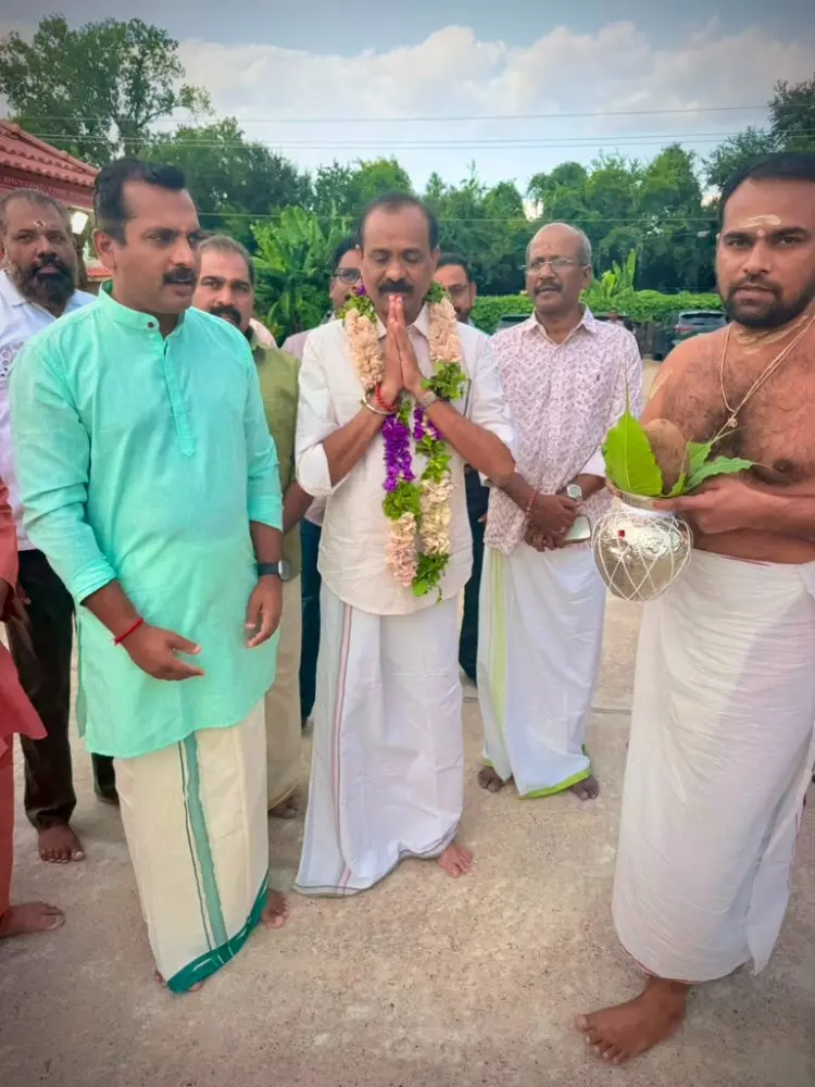 ഹൂസ്റ്റൺ ശ്രീ ഗുരുവായൂരപ്പൻ ക്ഷേത്രത്തിൽ സന്ദർശനം നടത്തിയ തിരുവനന്തപുരം മേയർ വി.വി. രാജേഷിനും പി. ശ്രീകുമാറിനും നൽകിയ സ്വീകരണം.