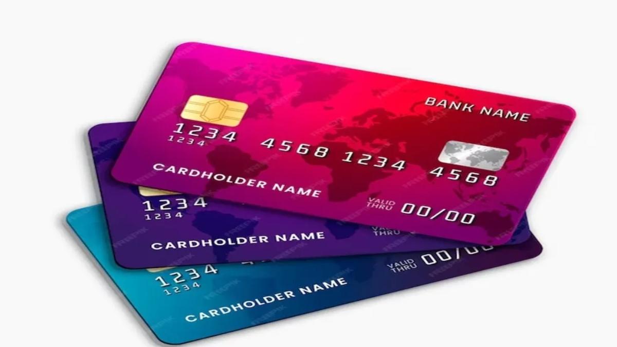 Credit cards with free airport lounge access vs paid lounge memberships: what's worth it?