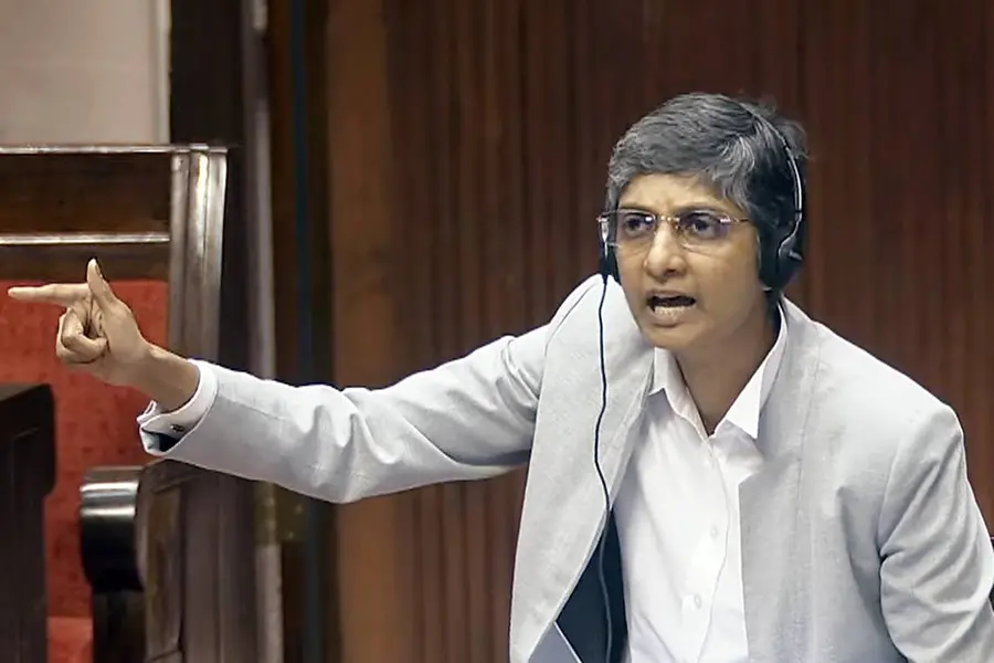 ‘പാർലമെന്റിൽ സർക്കാർ പ്രതിപക്ഷത്തെ സെൻസർ ചെയ്യുന്നു’; മൈക്ക് ഓഫ് ചെയ്യുന്നെന്നും മേനക ഗുരുസ്വാമി