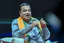 ട്രാഫിക് നിയമം, ലെയ്ൻ പാലിക്കൽ; ഡ്രൈവർമാർക്ക് മികച്ചപരിശീലനം ആവശ്യമെന്ന് മന്ത്രി ഗഡ്കരി