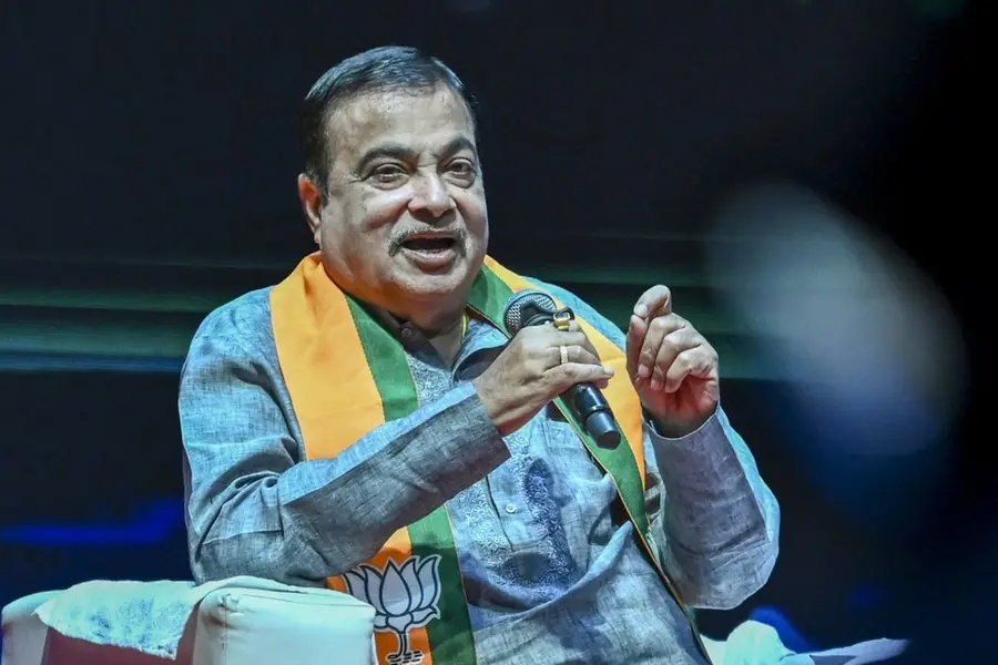 ട്രാഫിക് നിയമം, ലെയ്ൻ പാലിക്കൽ; ഡ്രൈവർമാർക്ക് മികച്ചപരിശീലനം ആവശ്യമെന്ന് മന്ത്രി ഗഡ്കരി