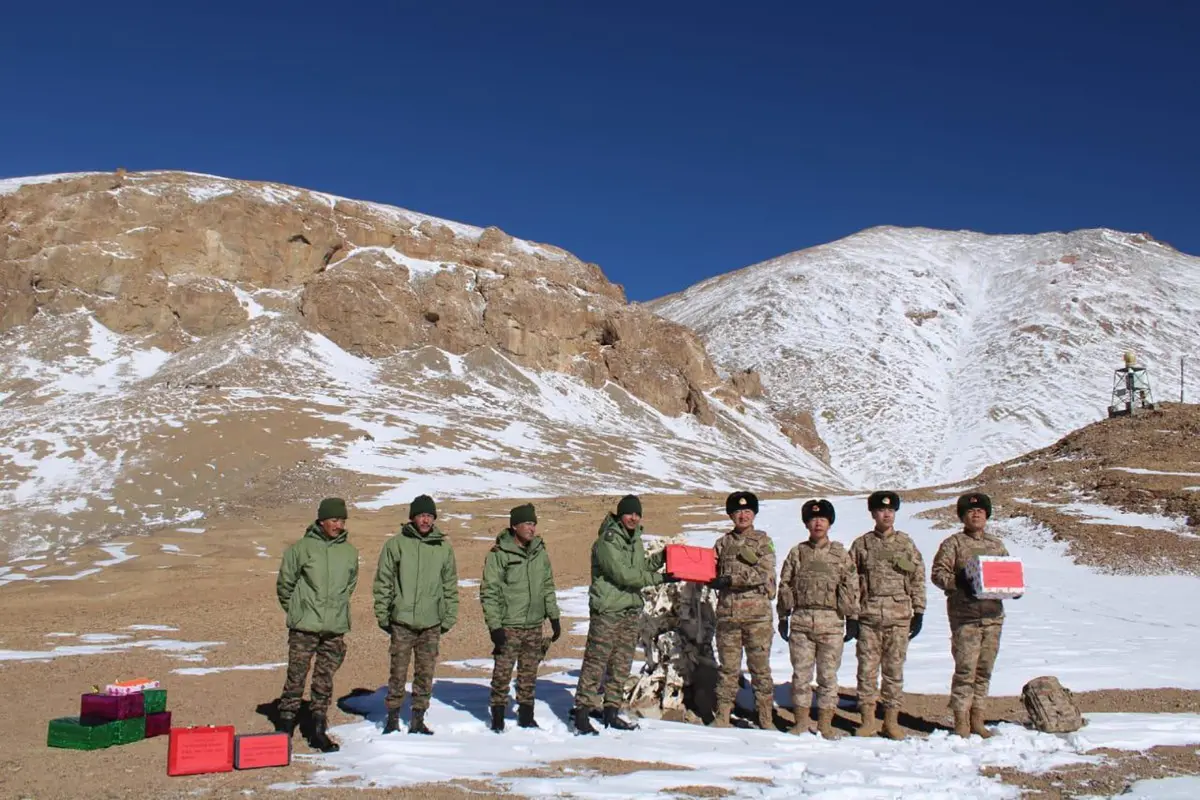 Indian and Chinese army greet each other along the Line of Actual Control (LAC) near Karakoram pass in Ladakh | File photo: AFP