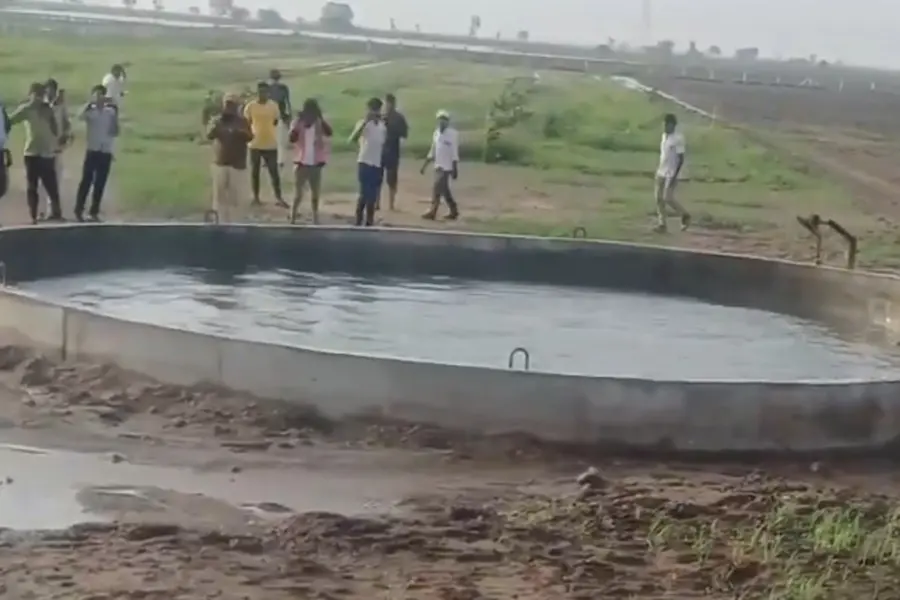 Well water kept oscillating in Virparda village, Morbi, Gujarat