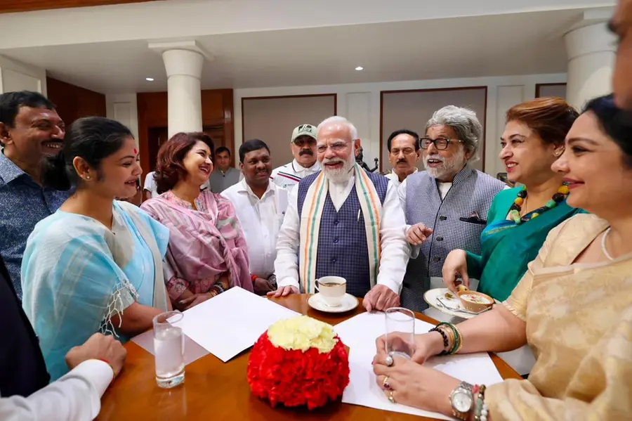 'അവരെന്തും പറയട്ടെ, ഞാൻ നിങ്ങൾക്കൊപ്പമുണ്ട്'; വിമത തൃണമൂൽ, ശിവസേന എംപിമാർക്ക് മോദിയുടെ ഉറപ്പ്