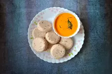 മുതിര കൊണ്ടൊരു കുൾത്താ ഇഡ്ഡലിയും ഹിങ്കാ ചട്ണിയും