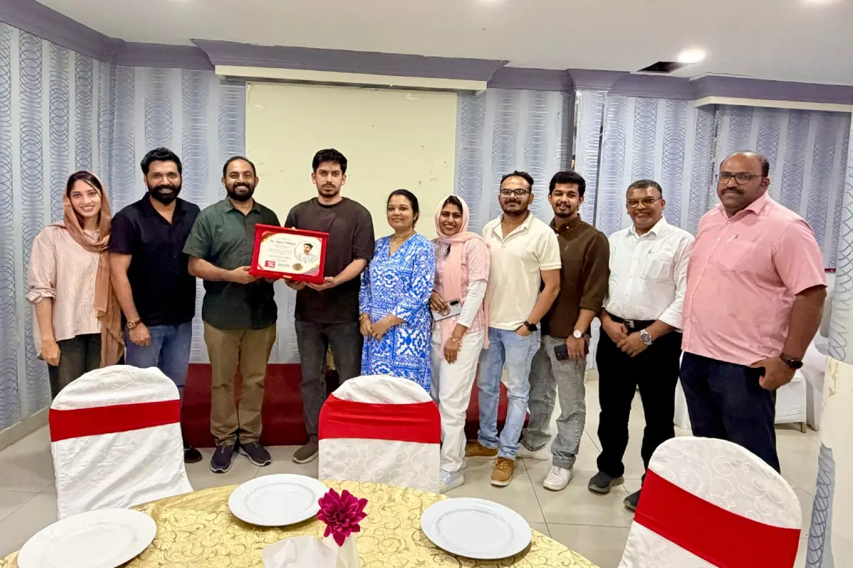 അമീര് സാദിഖിന് മാധ്യമപ്രവര്ത്തകര് നല്കിയ യാത്രയയപ്പ്
