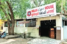 ഇന്ത്യൻ കോഫി ഹൗസിന് യുഡിഎഫ് സർക്കാരിന്റെ ‘തലപ്പാവ്’; പൂട്ടിപ്പോയവ തുറക്കും, പുതിയ നിയമനം നടത്തും