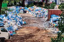 മാലിന്യമുക്ത കേരളം പെരുവഴിയിൽ; മാലിന്യം 'മുൻഗണനാ' പട്ടികയ്ക്ക് പുറത്ത്
