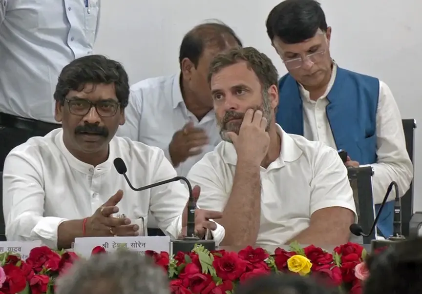 ഹേമന്ദ് സോറനും രാഹുൽ ഗാന്ധിയും | Photo: ANI