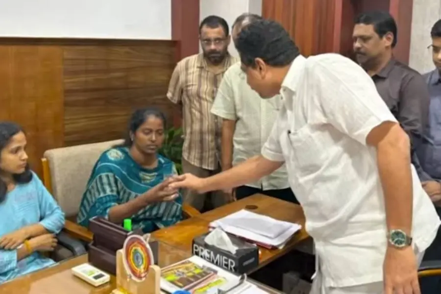 മന്ത്രിയുമായുള്ള ചർച്ച വിജയം; എൽപിഎസ്ടി ഉദ്യോഗാർഥികളുടെ സമരം പിൻവലിച്ചു