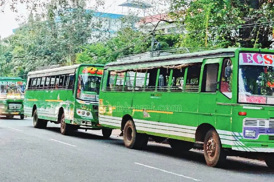 രണ്ട് മിനിറ്റ് ഇടവേളയിൽ ബസ് പെർമിറ്റ്; സമയമാറ്റം ഉറപ്പുനൽകി മന്ത്രി, പരിഹാരം തേടി ബസുടമകളും