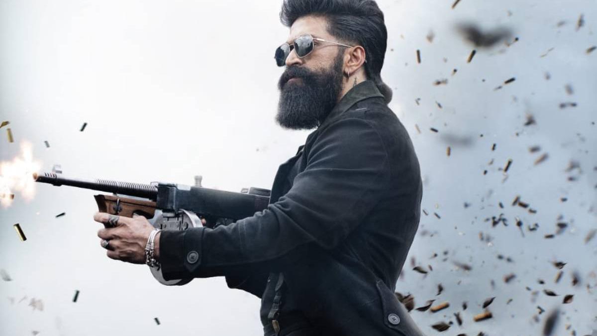 300 രൂപയുമായി വീടുവിട്ട യഷ് ഇന്ന് 60 കോടിയുടെ ഉടമ