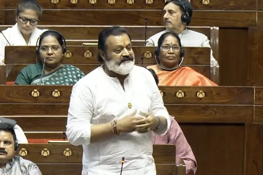 ‘കേരളം കേരളം കേളികൊട്ടുണരുന്ന...’; ‘കേരളം’ ബില്ലിന് പിന്തുണയുമായി സഭയിൽ പാട്ടുപാടി സുരേഷ് ഗോപി