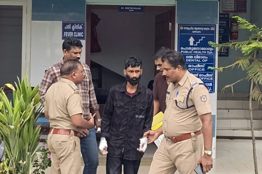 വാക്കുതർക്കത്തിന് പിന്നാലെ യുവതിയെ കുത്തിക്കൊലപ്പെടുത്തി ആൺസുഹൃത്ത്, സംഭവം പറവൂരിൽ