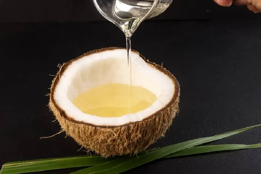 ഓണവിപണി ലക്ഷ്യമാക്കി തമിഴ്നാട് മാഫിയ; ഓഫറിൽ വില കുറച്ച് വിൽക്കും മായംകലർന്ന വെളിച്ചെണ്ണ