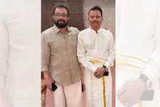 ‘ലുങ്കി വാല’ വിവാദത്തിനിടെ കൗതുകമുണർത്തി പി.വി. അബ്ദുൾ വഹാബിൻ്റെ ‘മുണ്ട് കൈമാറ്റം’;