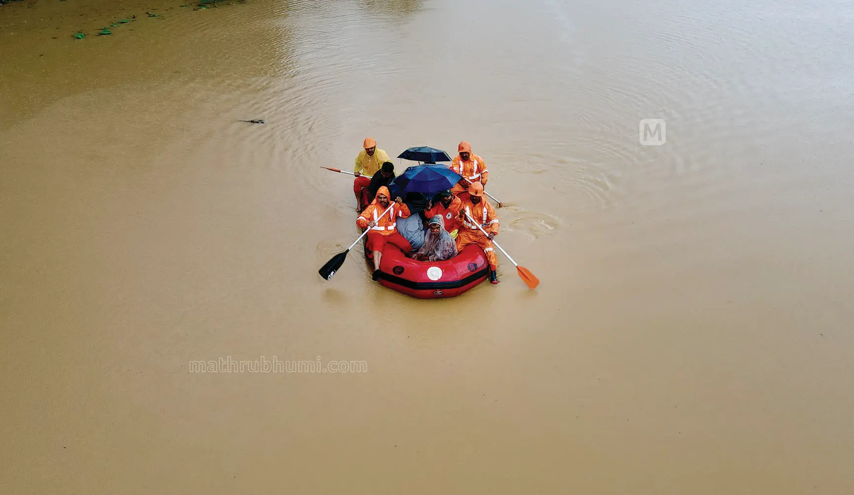 പ്രളയദൃശ്യം |ഫോട്ടോ:മാതൃഭൂമി