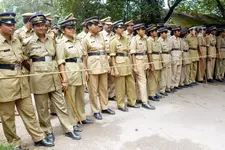 ഗർഭിണികളായ പൊലീസുകാർക്ക് ഇനി ഇറുകിയ യൂണിഫോം ഇടേണ്ട; കാക്കി സൽവാറിലേക്ക് മാറാം