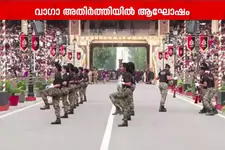 പ്രൗഢം, ഗംഭീരം! സ്വാതന്ത്ര്യദിനം ആഘോഷിച്ച് രാജ്യം