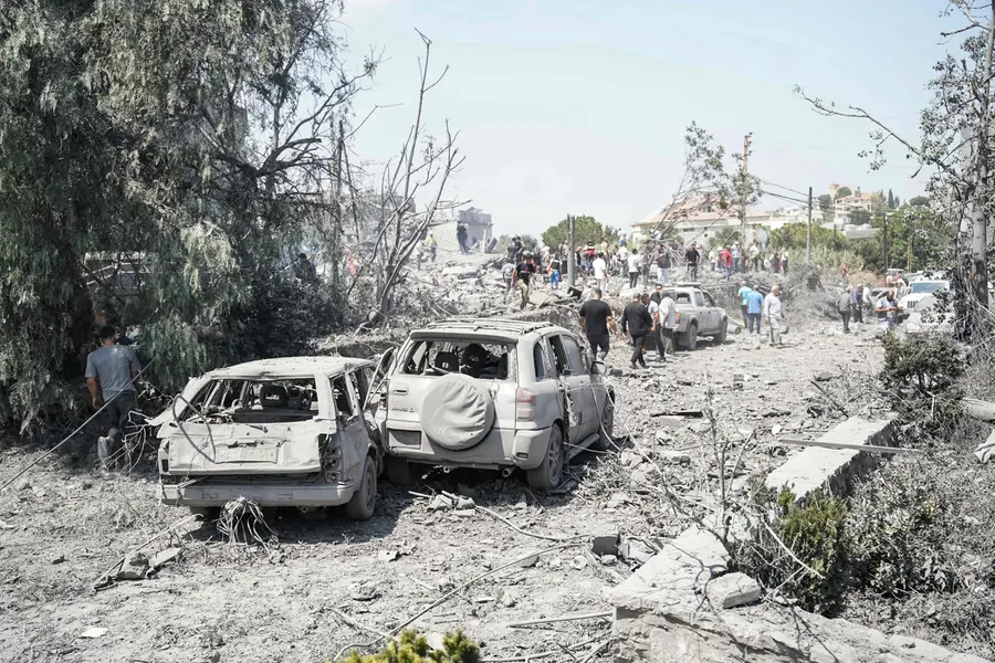തെക്കൻ ലബനനിൽ ഇസ്രയേൽ വ്യോമാക്രമണം; ഹിസ്ബുള്ളയുടെ പ്രധാന കമാൻഡറും ബറ്റാലിയൻ തലവനും കൊല്ലപ്പെട്ടു