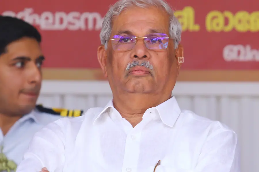 ഗവർണറുടെ സ്വാതന്ത്ര്യദിന ചായസത്കാരം; PSC ചെയർമാനെയും അംഗങ്ങളെയും ഒഴിവാക്കി, കാരണം പരീക്ഷാക്രമക്കേട്