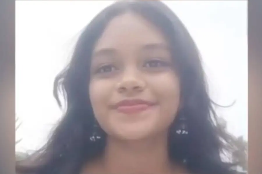 യൂണിഫോം ഇസ്തിരിയിടുന്നതിനിടെ വെെദ്യുതാഘാതമേറ്റു; എട്ടാം ക്ലാസ് വിദ്യാർഥിനിക്ക് ദാരുണാന്ത്യം