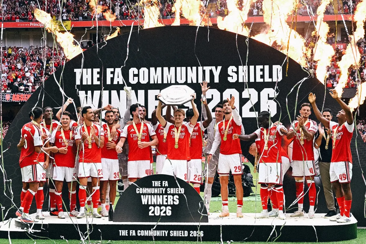 Arsenal with the FA Community Shield trophy | Photo: Arsenal (@Arsenal on X)