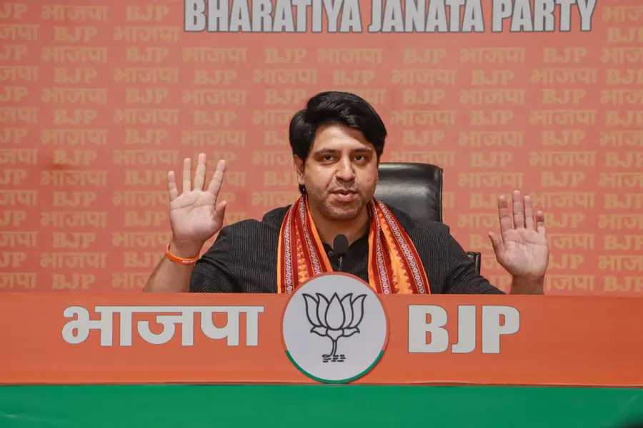 Shehzad Poonawalla resignation
