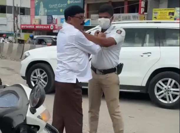 JD(S) leader arrested for assaulting cop | Photo: X