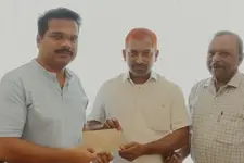 കളമശ്ശേരി ശിഹാബ് തങ്ങൾ ഡയാലിസ് സെൻ്ററിന് സൗദി അൽകോബാർ കെഎംസിസി ധനസഹായം നൽകി