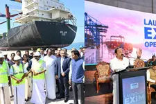 പുതുചരിത്രം കുറിച്ച് വിഴിഞ്ഞം; 'ലോകത്തിലേക്ക് കേരളത്തിന്റെ വികസന കവാടം തുറന്നു',ചരക്കുകൾ നീങ്ങി