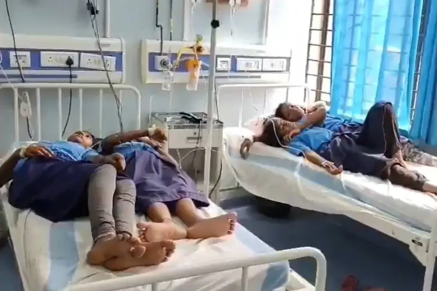 ഉച്ചഭക്ഷണത്തിൽ ഉപ്പിന് പകരം ചേർത്തത് ഡിറ്റർജന്റ് പൊടി; 40 വിദ്യാർഥികളെ ആശുപത്രിയിൽ പ്രവേശിപ്പിച്ചു