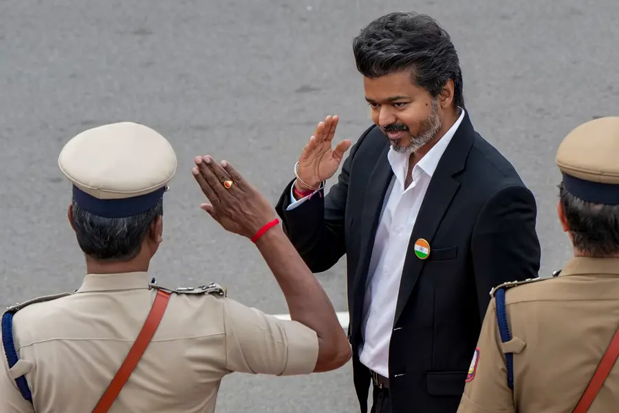 എല്ലാ എംഎൽഎമാർക്കും കാർ; പ്രതിപക്ഷം ഞെട്ടി, ആനുകൂല്യങ്ങൾ പ്രഖ്യാപിച്ച് വിജയ് സർക്കാർ
