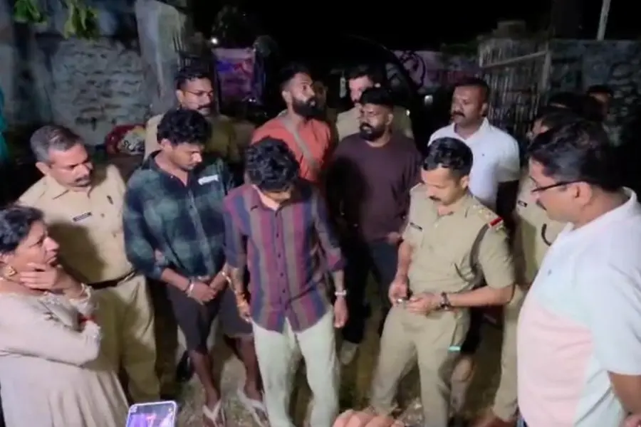 Excise seizes 125 grams of MDMA in Aralumoodu; mother, son, and associates arrested during Operation Thunder