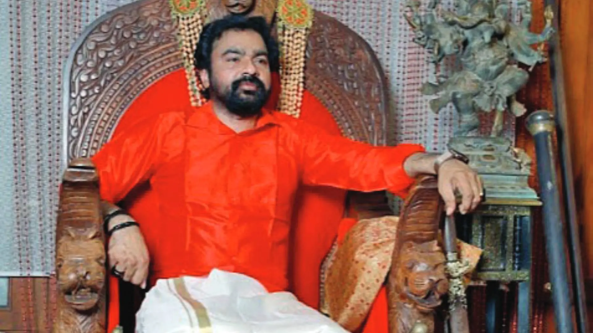 മോന്സണ് മാവുങ്കല്