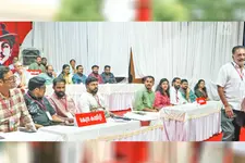 തുടർഭരണം ക്ഷീണിപ്പിച്ചു, 'പാറ്റ' സമരം മാതൃകയാക്കണം- ഡി.വൈ.എഫ്.ഐ