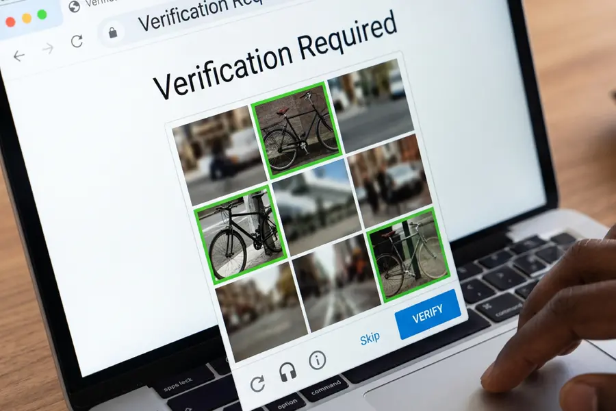 എന്താണ് CAPTCHA? വെബ്സൈറ്റുകളിലെ ഈ സുരക്ഷാ സംവിധാനം എങ്ങനെ പ്രവർത്തിക്കുന്നു?