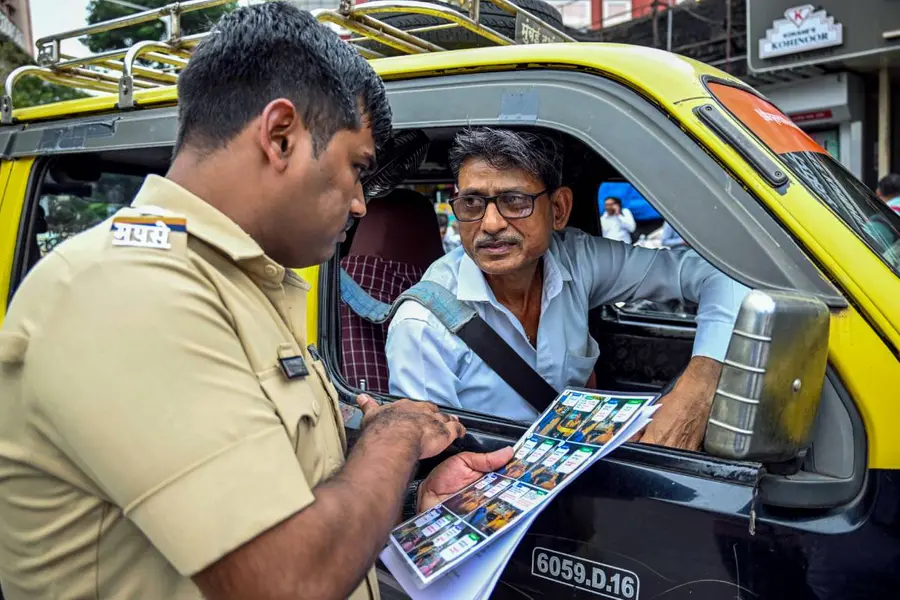 മുംബൈയിൽ ടാക്‌സി ഡ്രൈവർക്ക് ഈ ഭാഷ അറിഞ്ഞിരിക്കണം; ഇനി വാഹനം മാത്രമല്ല ഡ്രൈവറുടെ ഭാഷയും പരിശോധിക്കും