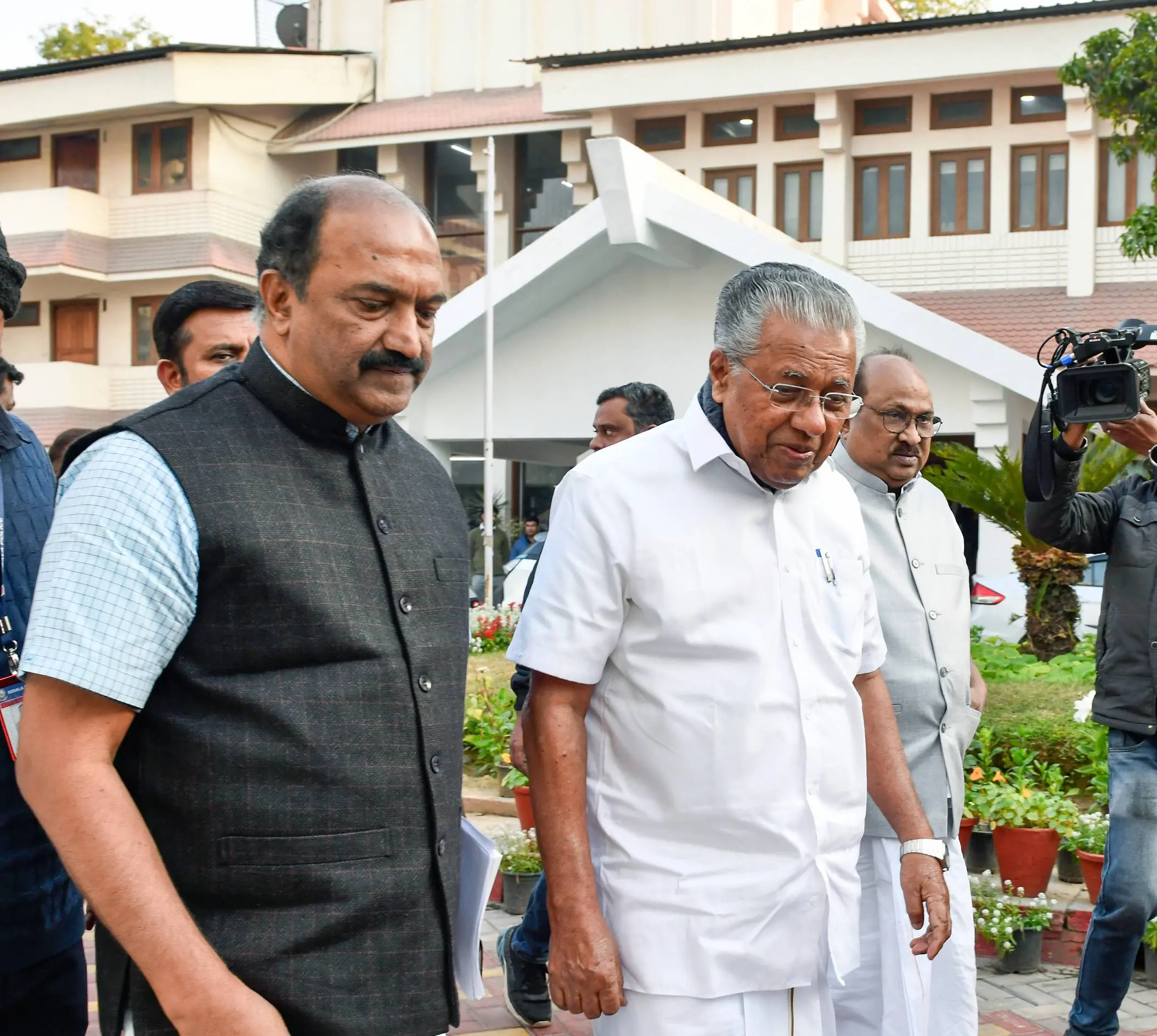 മുന്‍ ധനമന്ത്രി കെ.എന്‍.ബാലഗോപാല്‍, മുന്‍ മുഖ്യമന്ത്രിയും പ്രതിപക്ഷ നേതാവുമായ പിണറായി വിജയന്‍ എന്നിവര്‍ |ഫോട്ടോ:ANI