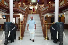 ദുബായിലും മസ്‌കറ്റിലും ട്രാവൽ ശൃംഖല, ബിസിനസിൽ മിന്നും വിജയം, സഹജീവികൾക്ക് കൈത്താങ്ങായ് പ്രവാസി