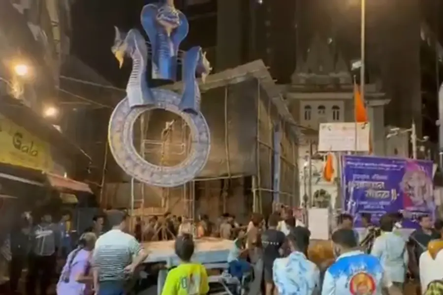 Mumbai Ganesha Idol Accident