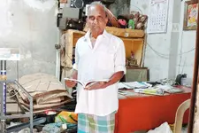 ശ്രീധരൻപിള്ളയ്ക്ക് പുസ്തകം ആക്രിയല്ല, പൊന്നാണ്...