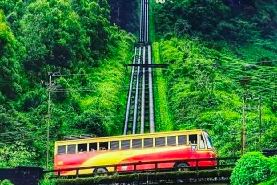അടിമുടി ദുരൂഹതയുമായി ഭൂലോകലക്ഷ്മിയുടെ തിരോധാനം; ഇടുങ്ങിയ അള്ളുകളിൽ ആ രഹസ്യം പതിയിരിക്കുന്നുവോ?