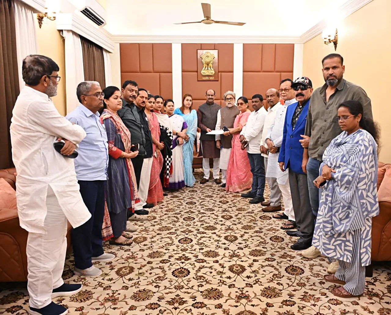 Rebel TMC MPs meet Lok Sabha Speaker Om Birla | Photo: ANI